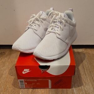 Nike Roshe One Women's 9 White